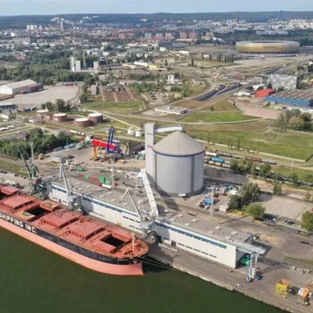 Услуги морских и речных грузовых причалов